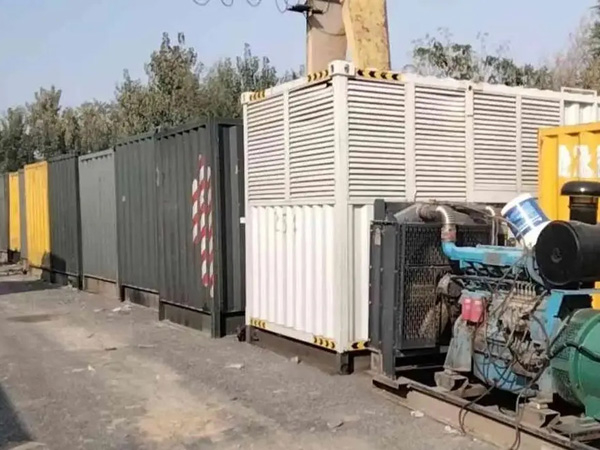 潜江200KW柴油发电机机组每小时油耗是多少？